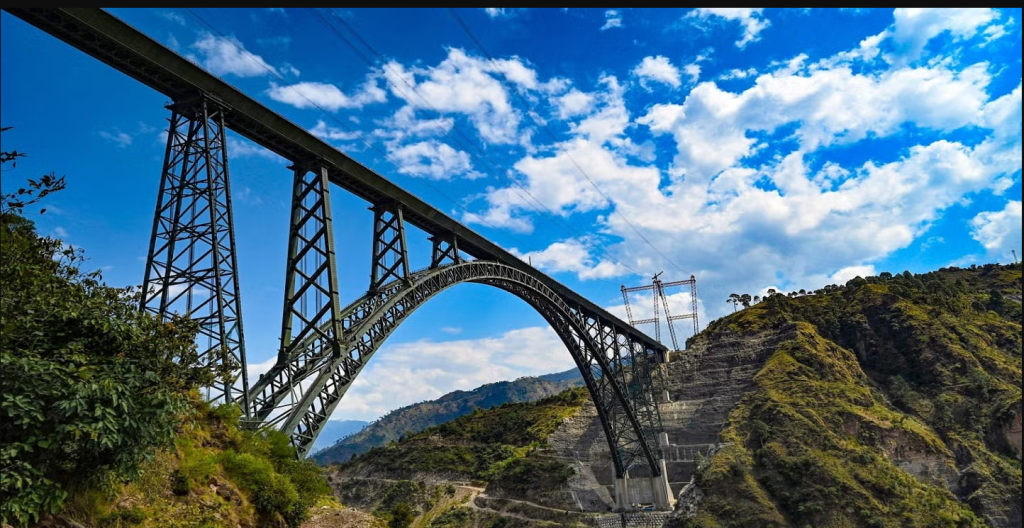 Chenab Rail Bridge : PM Modi flags off Vande Bharat service between Katra, Srinagar 1 chinab05